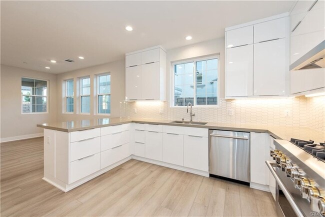 Photo - 589 McFadden St House