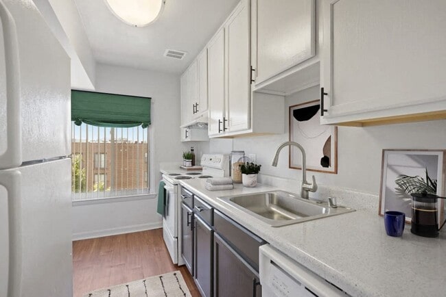 Foto del edificio - Washington Apartments*