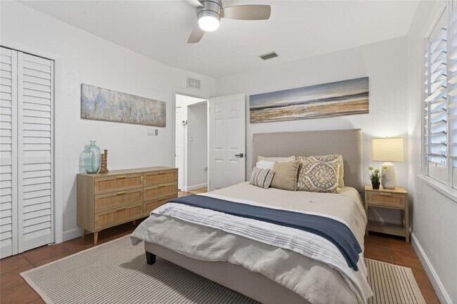 Building Photo - 5617 19th Ave S