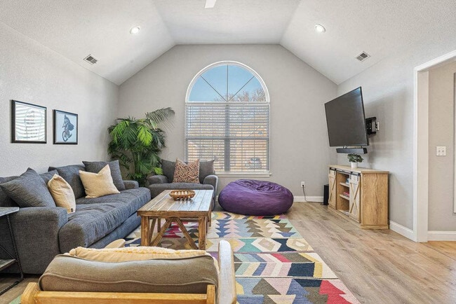 Foto del edificio - 403 Willington Ln
