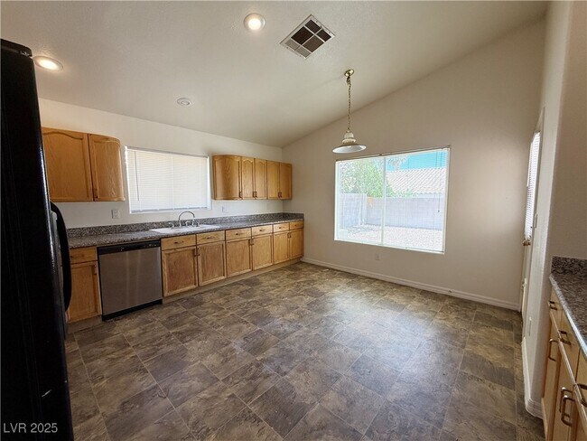 Foto del edificio - 3320 Misty Cloud Ct