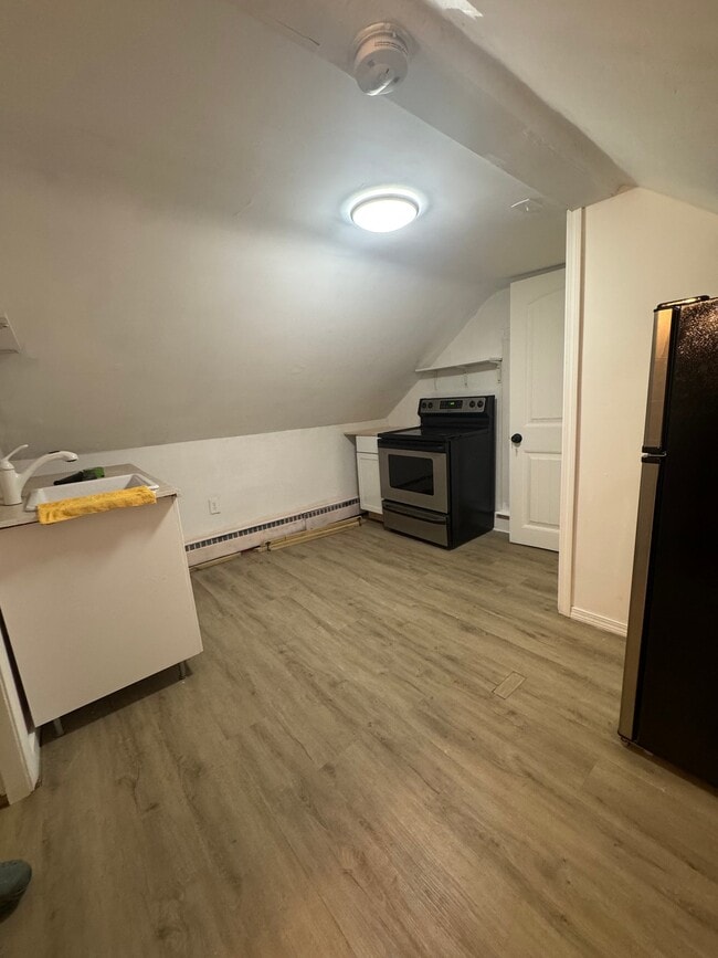 Photo - 123 Francis Ave (Pawtucket, RI) Apartment
