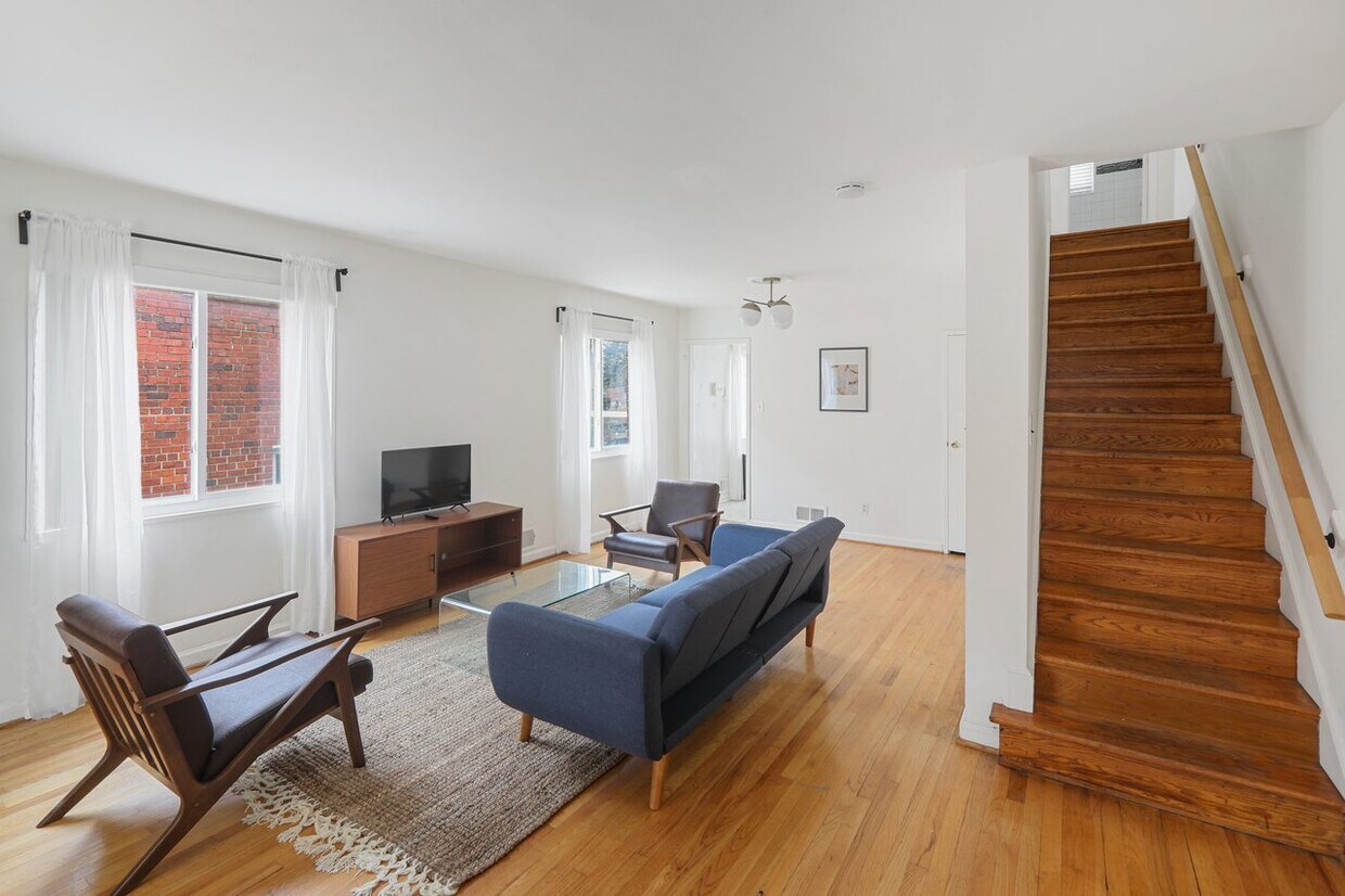 Foto principal - 530 Ingraham Street North East