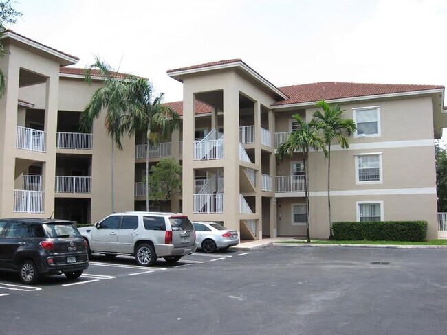 Building Photo - 2941 Riverside Dr