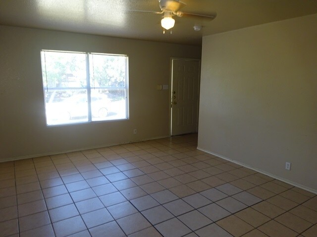 Foto del edificio - 3638 Candlehead Ln