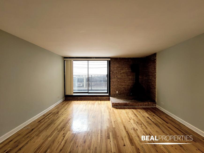 Foto principal - 0 bedroom in CHICAGO IL 60610
