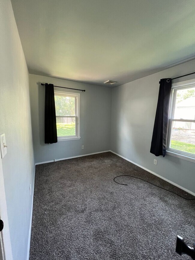 Foto del edificio - Welcome to this charming 2 bedroom, 1 bath...