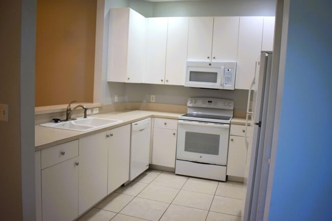 Building Photo - 102 Lighthouse Cir