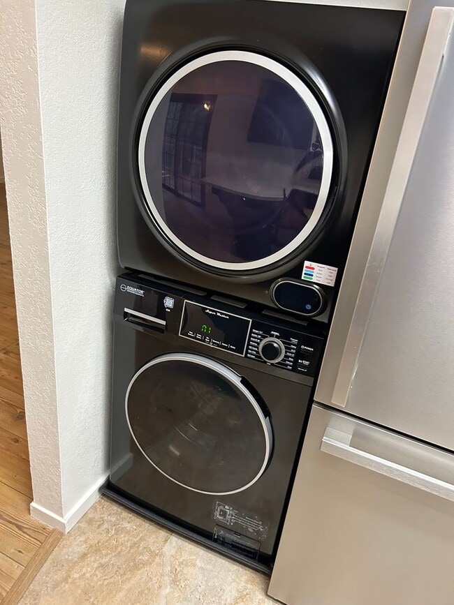 Building Photo - 4038 Grover Ct