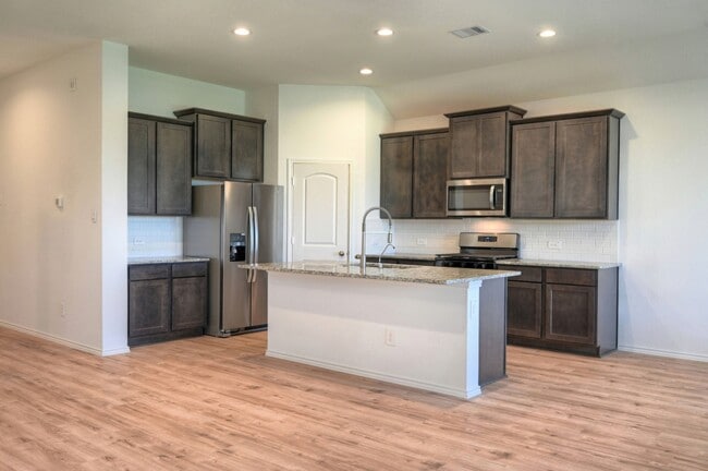 Building Photo - 31603 Zoe Pt