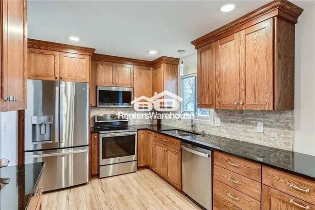 Foto del edificio - Turnkey Bi-Level Home: 3 Bed • 2 Bath • New Kitchen + 2-Car Garage in Champlin!