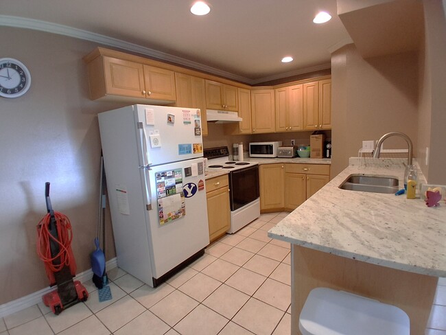 Building Photo - 1533 N 550 W