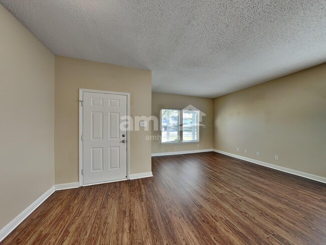 Building Photo - 6737 Amber Springs Way