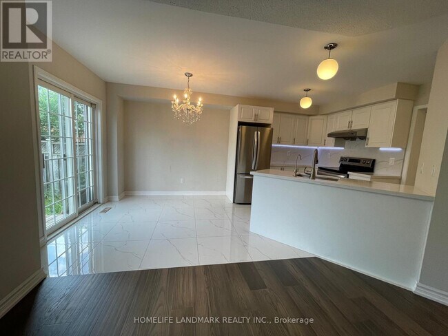 Building Photo - 39 Hartmoor St