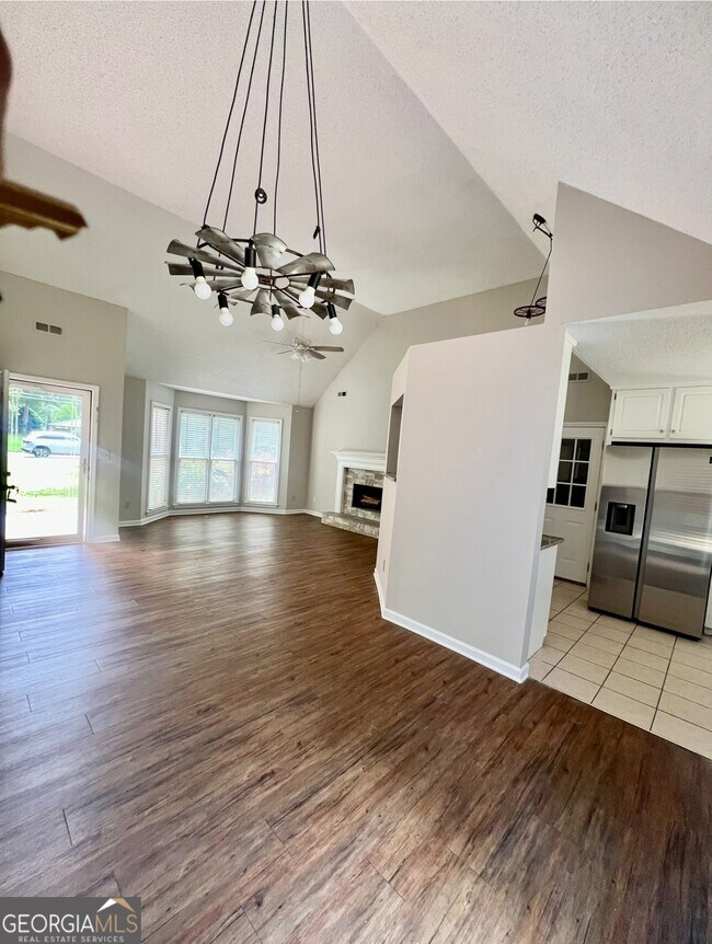 Building Photo - 160 Jeb Stuart Dr