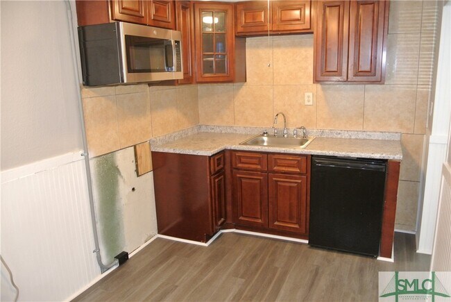 Foto del edificio - 2101 DeLesseps Ave