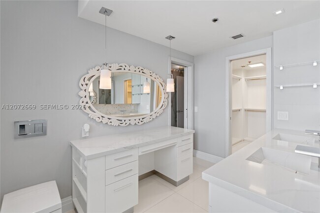 Building Photo - 4201 Collins Ave