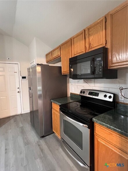 Foto del edificio - 4205 Bluestem Ln