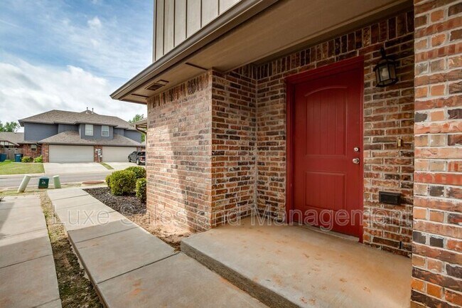 Foto del edificio - 2149 Buena Vida Ln