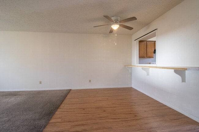 Building Photo - 611 Peterson Dr