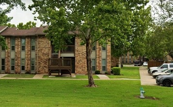 Building Photo - 1741 E Henderson Rd