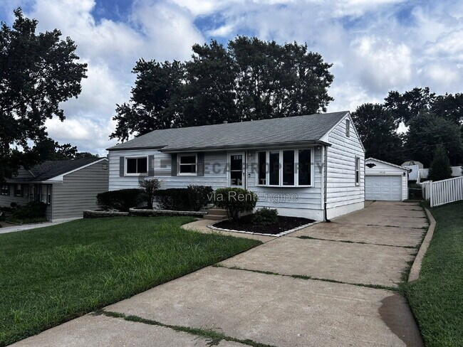 Building Photo - 10922 Juniper Ct