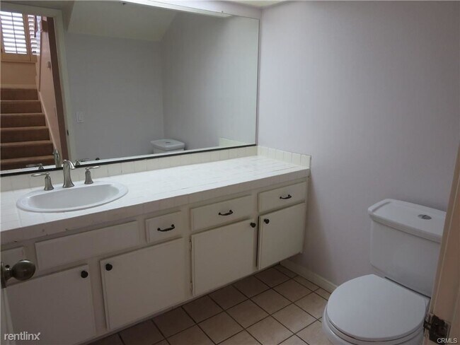 Building Photo - 3 br, 2.5 bath Townhome - 4467 Emerald St ...