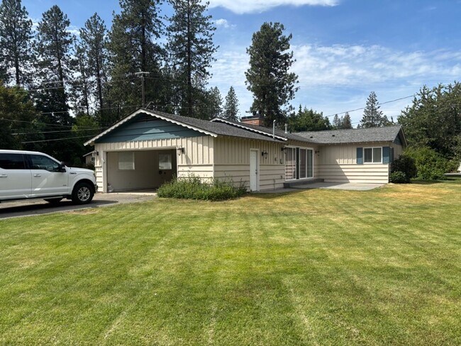 Foto del edificio - Charming Updated Home Near Fernan Lake & D...