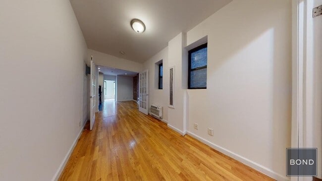 Building Photo - 427 E 73rd St