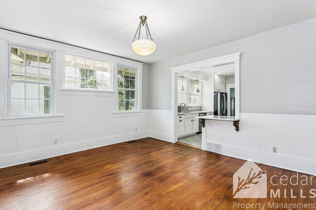 Foto del edificio - 3329 E 1st St N