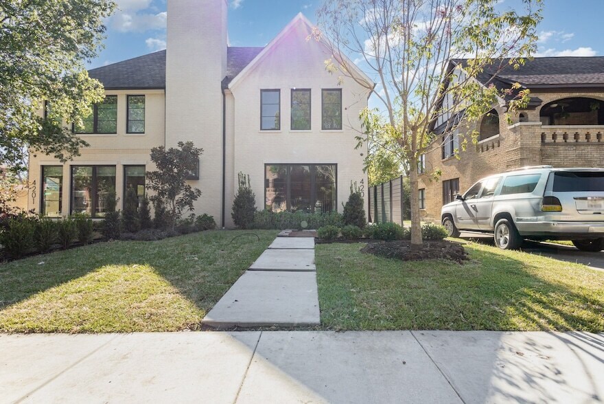 Photo - 4203 NORMANDY AVE Unit