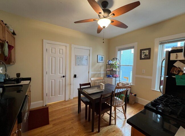 Foto del edificio - 121 Liberty Rd