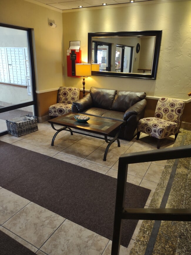 Building Photo - 27705 Valley Run Dr