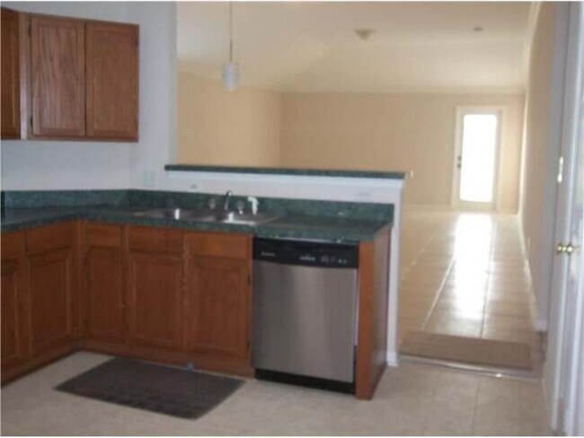 Foto del edificio - 2213 N Village Green St