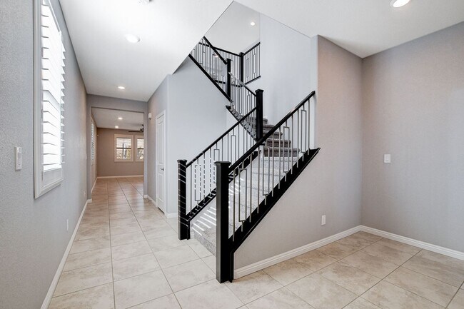 Building Photo - Beautiful 4 Bed/3 Bath Home in Summerlin!