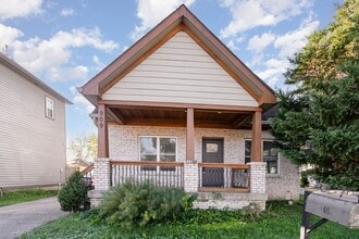 Building Photo - 909 Glass St