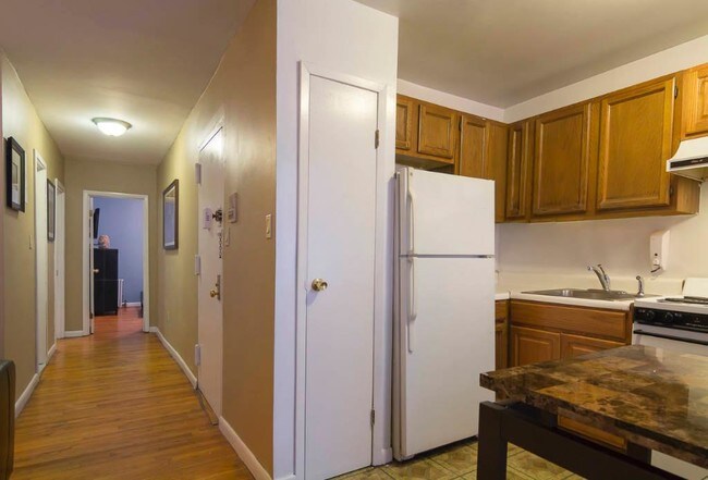 Building Photo - 45 E 28th St