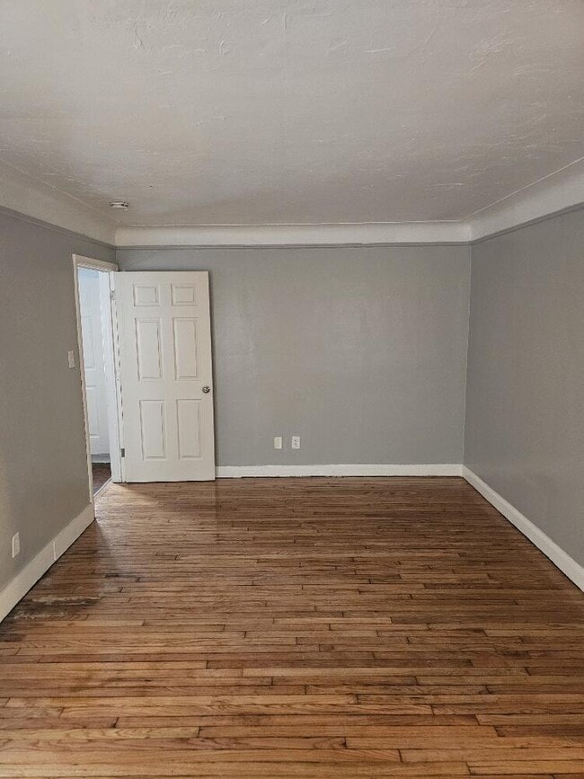 Foto del edificio - 9717 Balfour Rd