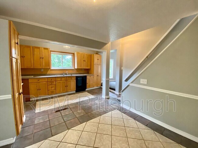 Building Photo - 614 Stanton Ave