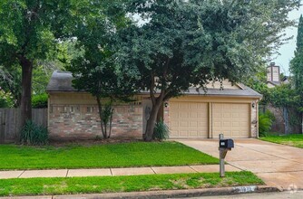 Building Photo - 11819 Wood Hollow Ln