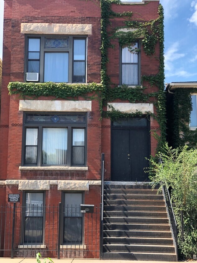 Primary Photo - 2704 S Emerald Ave