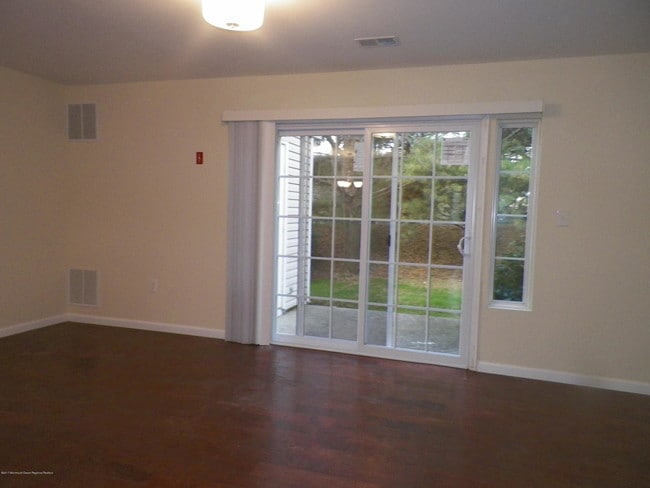 Building Photo - 17 Gloucester Ct