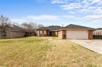 Building Photo - 708 Azalea Dr
