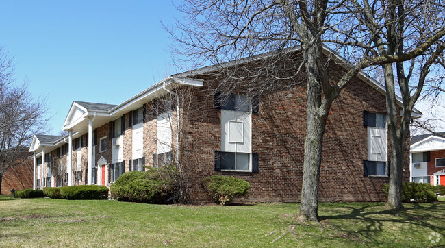 Exterior Facade - Willowick Apts