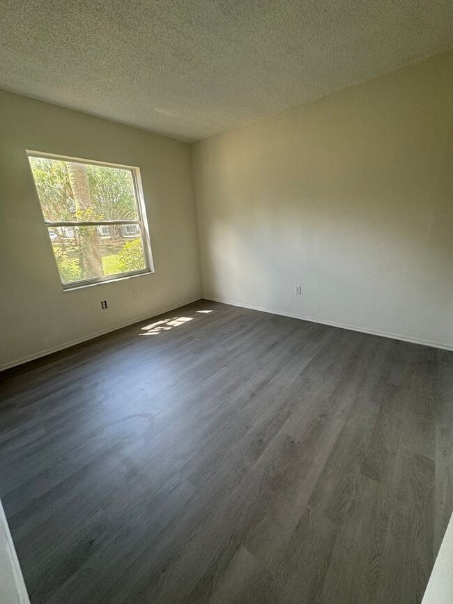 Foto del edificio - 2BR/2BA Downstairs Condo in Country Club V...