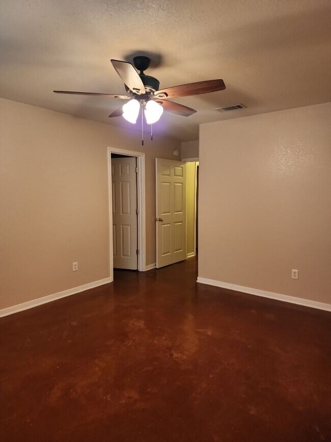 Foto del edificio - 1606 Libby Ln