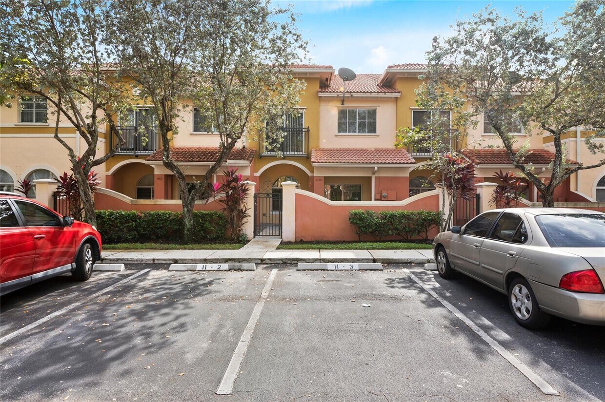 Primary Photo - 1103 N Santa Catalina Cir