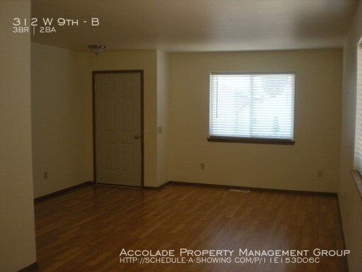 Building Photo - 312 W 9th Ave