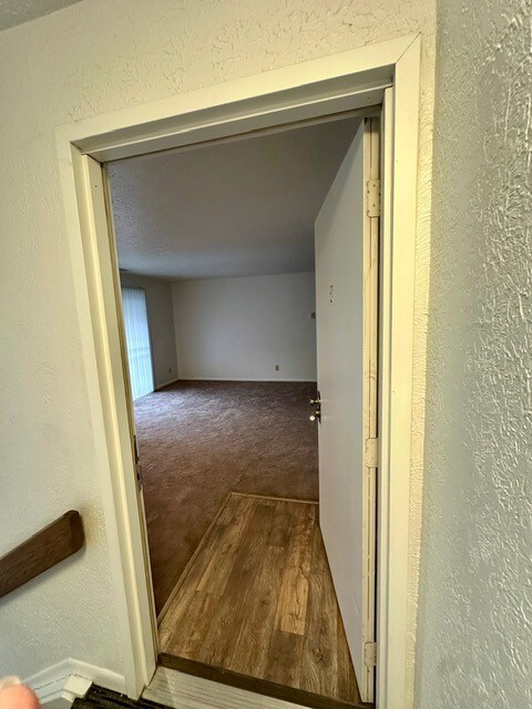 Foto del edificio - 2163 Hedgerow Road