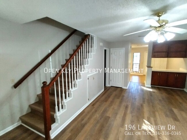 Foto del edificio - Spacious 2 bedroom, 1.5 bath townhouse in ...